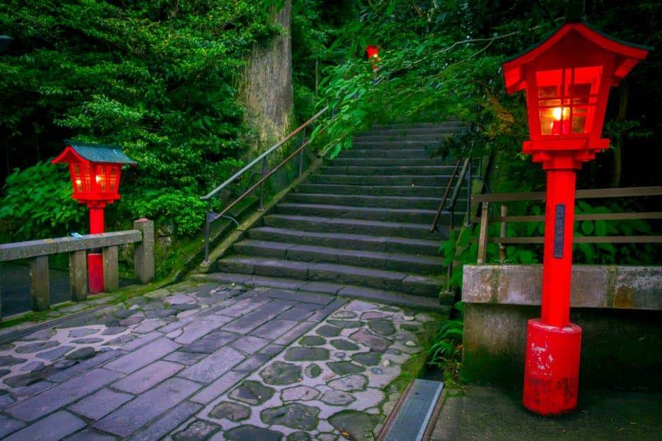 Via che porta al Santuario di Hakone