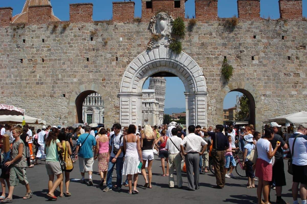 ingresso piazza del duomo pisa